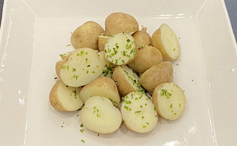 ホクホク新ジャガイモの青海苔バター炒め